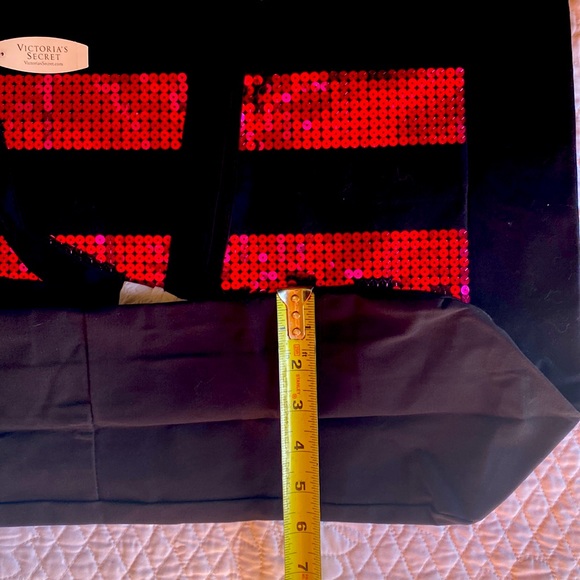 Victoria’s Secret Sequin Tote NWT - Picture 4 of 8